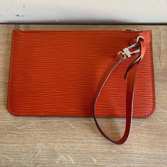 Authentic Louis Vuitton epi clutch bag - Picture 1 of 9